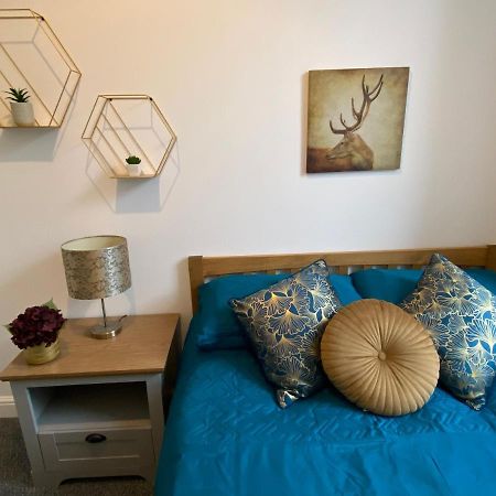 Newly Refurbished Town Centre Apartment Оубън Екстериор снимка