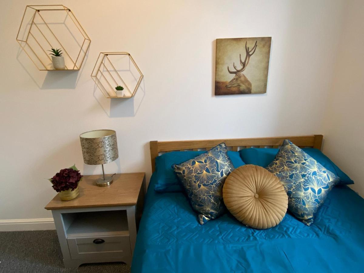 Newly Refurbished Town Centre Apartment Оубън Екстериор снимка