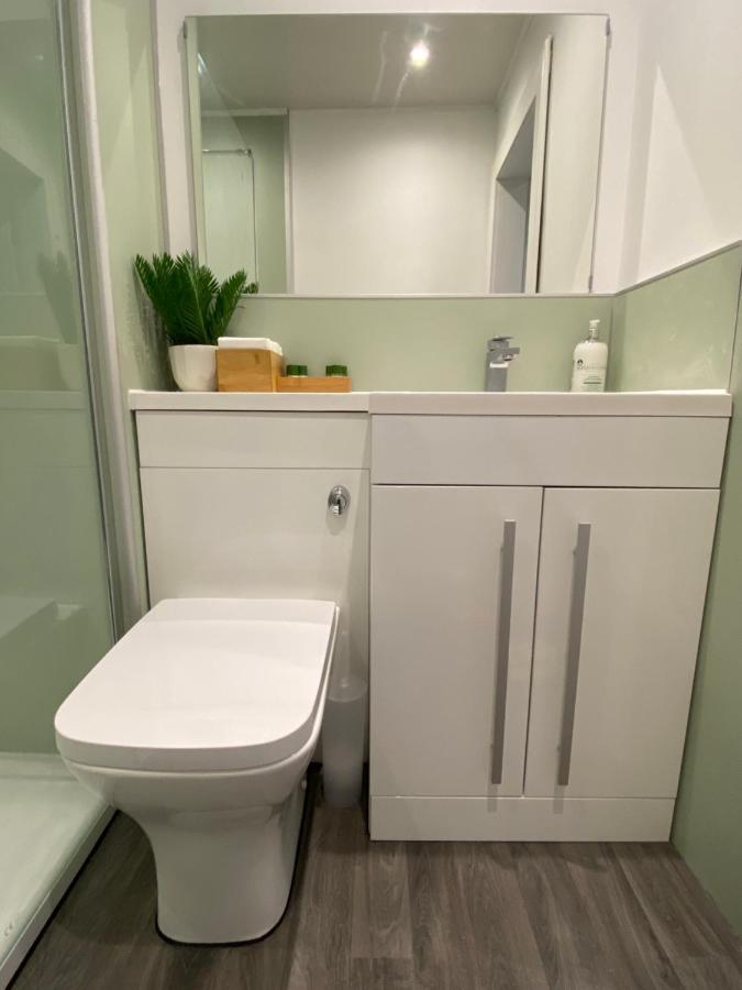Newly Refurbished Town Centre Apartment Оубън Екстериор снимка
